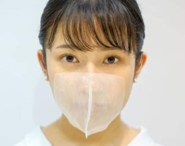 日本美髮沙龍開發《用貼的口罩》讓美髮師作業起來不再受耳上的鬆緊帶干擾