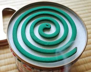 DIY輕鬆做出《簡易蚊香支撐架》戶外或露營都好用，不用怕叮到滿腿包惹