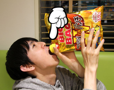 零食用喝的《洋芋片直飲神器》從此邊玩遊戲邊吃零食也不怕髒手啦ww