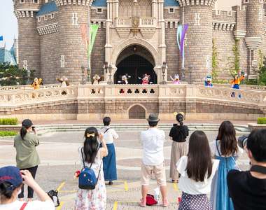 《迪士尼樂園的防疫對策》重新開園的東京迪士尼度假區也祭出各種防疫新規則