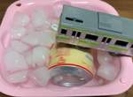 爸爸的智慧《快速冷卻飲料的方法》以後兒子不玩的車車玩具都可以派上用場啦ww 爸爸的智慧《快速冷卻飲料的方法》以後兒子不玩的車車玩具都可以派上用場啦ww