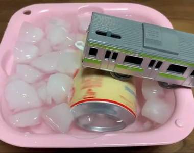 爸爸的智慧《快速冷卻飲料的方法》以後兒子不玩的車車玩具都可以派上用場啦ww