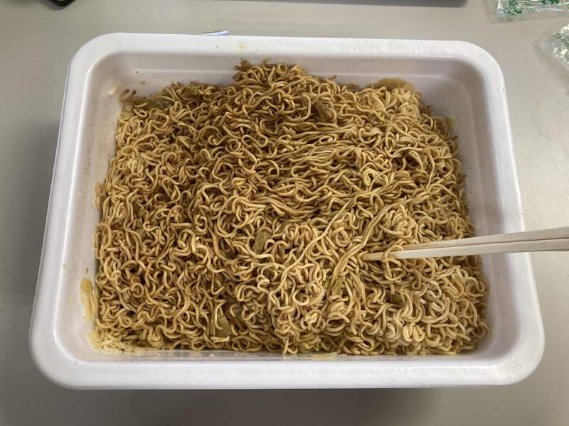 圖片8 絕對不要一個人吃《超超超超超超大碗炒麵泡麵》總卡路里4184kcal的最大級泡麵 | 宅宅新聞