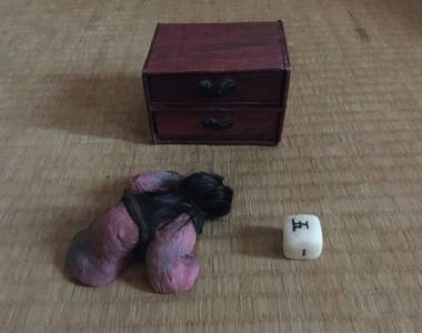 恐怖桌遊《收集指甲》只讓人聯想到詛咒道具的指甲+人形,遊戲背景竟然是真實故事?