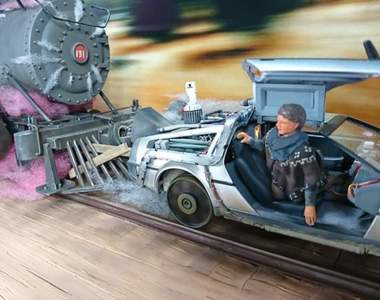 模型玩家超神還原《回到未來3電影名場景》連那台幫忙加速的蒸汽火車都做出來了