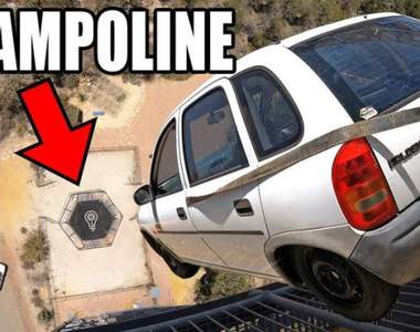【有片】瘋狂實驗《打造世界最強跳床》從45米高空垂直落下一台汽車的結果是？