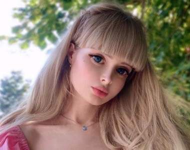 俄羅斯真人芭比《Angelica Kenova》這就是號稱從未整形的天然美顏