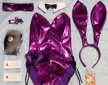 《1萬個讚就跳抬棺舞給爸媽看》小看網友按讚力的結果,兒子穿著兔女郎裝跳進媽媽職場ww