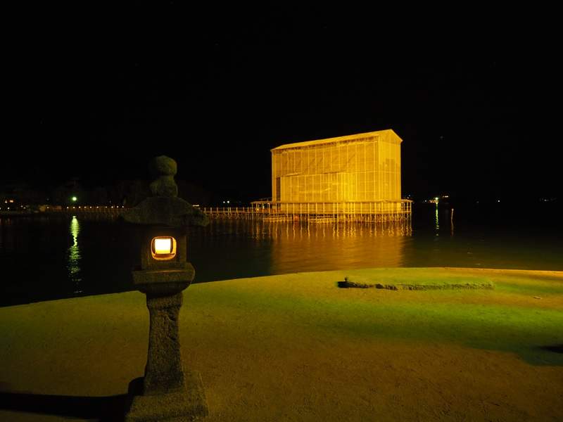 圖片7 最美施工現場《嚴島神社》整修中的海上大鳥居夜晚點燈後的美景引發話題 | 宅宅新聞