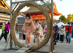 《季節錯誤的茅之輪》京都八坂神社祈求肺炎疫情退散 上次是143年前的霍亂大流行…… 《季節錯誤的茅之輪》京都八坂神社祈求肺炎疫情退散 上次是143年前的霍亂大流行……