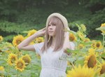 《山中的農業COSER》誰說外拍還要大老遠找美景?自家後院種向日葵田就搞定了 《山中的農業COSER》誰說外拍還要大老遠找美景?自家後院種向日葵田就搞定了