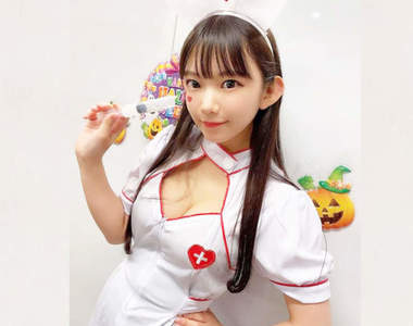 長澤茉里奈《害羞的歐派問答題 第二集》女孩兒最喜歡的胸罩顏色是什麼呢?