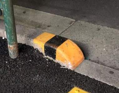 《超搞笑生活糗事》我一直在想,為什麼地上有一塊壽司呢?