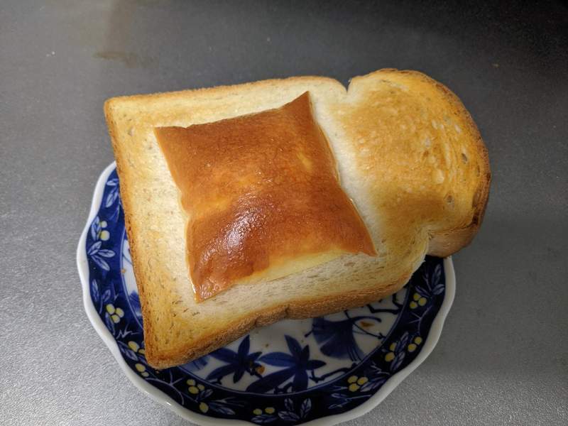 圖片5 又見《料理悲劇》原本期望融化牽絲的起司,竟然呈現這種狀態躺在那邊...ww | 宅宅新聞