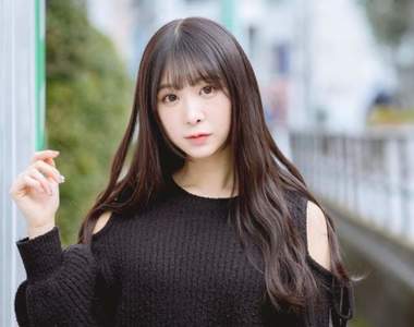 洋娃娃系正妹《真島直美》8月三大主題節日的裝扮超性感