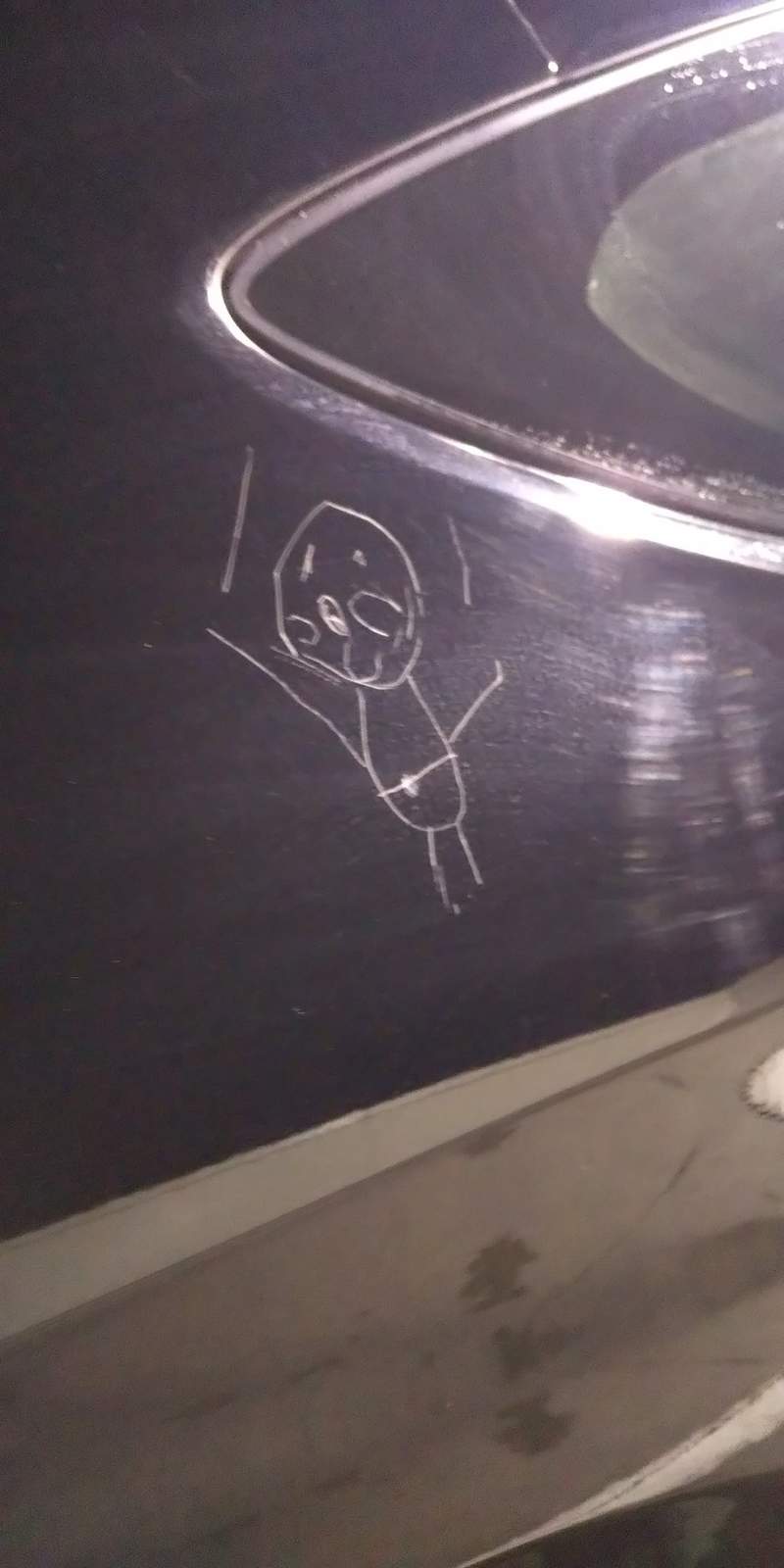 圖片7 《讓爸爸崩潰的女兒塗鴉》4歲女兒為愛車手繪麵包超人,爸爸含淚苦笑收下ww | 宅宅新聞