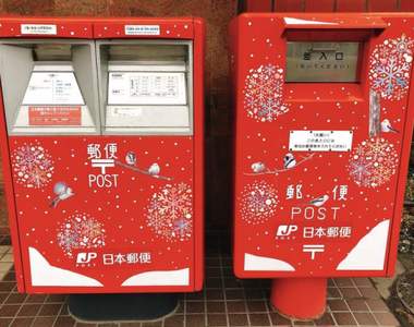 聖誕節版本《日本郵筒》紅色加上白色雪花的造型,是不是有點浪漫呢
