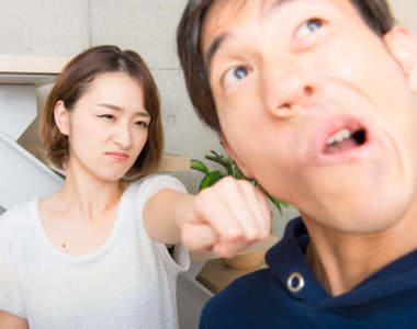 趣味GIF《一言不合就開打》不要打架！大家還是要和平一點比較好啦