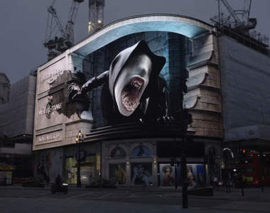 CROSS SPACE大樓上的《3D巨大數位廣告招牌》突然在大樓現身的恐怖身影好嚇人