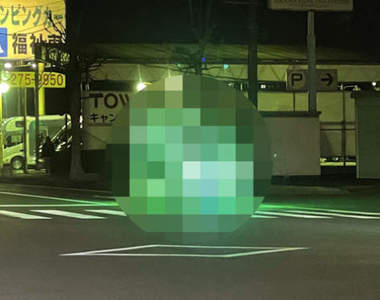 網友驚見《開在馬路上的魷釣漁船》在高速公路上還以為疾駛而過的是一艘船XD