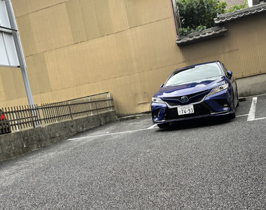 《亂停烤肉店停車場的結果》店長號召朋友一起堵死他 看他下次還敢不敢再來