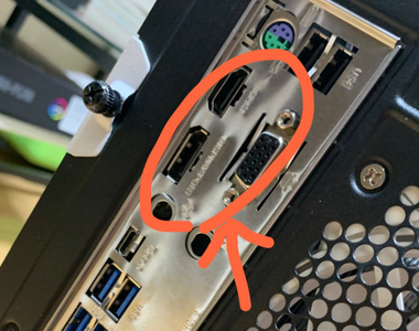 《網友呼籲檢查電腦螢幕線》怎麼可能會有人插錯洞？事實上還真的一堆人沒插在顯示卡