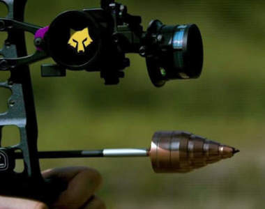 實測《弓箭射出爆炸箭矢的威力》跟電影比較起來這威力差距有點大啊(汗)