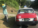 《計程車司機都會受騙的陷阱》站在路邊招車的超逼真假人 擺在這裡的用途令人費解…… 《計程車司機都會受騙的陷阱》站在路邊招車的超逼真假人 擺在這裡的用途令人費解……