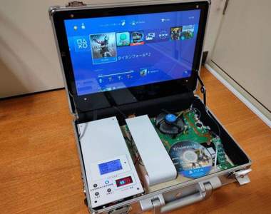 網友自製《公事包PS4攜帶型主機》自帶螢幕讓你隨時隨地開機玩電動