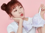 清純派《女團偶像》代言內衣 「胸罩只拿不穿」這樣稱職嗎?! 清純派《女團偶像》代言內衣 「胸罩只拿不穿」這樣稱職嗎?!