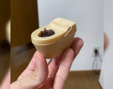 《日式馬桶造型甜點》以為做成這樣會沒食慾,但結果越吃越上癮