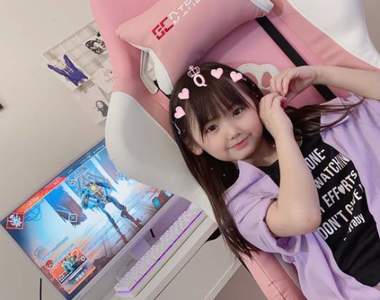 小1妹妹玩《要塞英雄》美少女超萌好可愛但那個技術怎麼練的那麼好(怕)