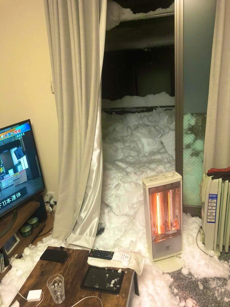 圖片10 《開窗就有天然冰箱》日本降下紀錄性大雪,窗外滿是積雪只好這樣苦中作樂ww | 宅宅新聞