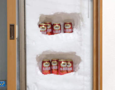 《開窗就有天然冰箱》日本降下紀錄性大雪,窗外滿是積雪只好這樣苦中作樂ww