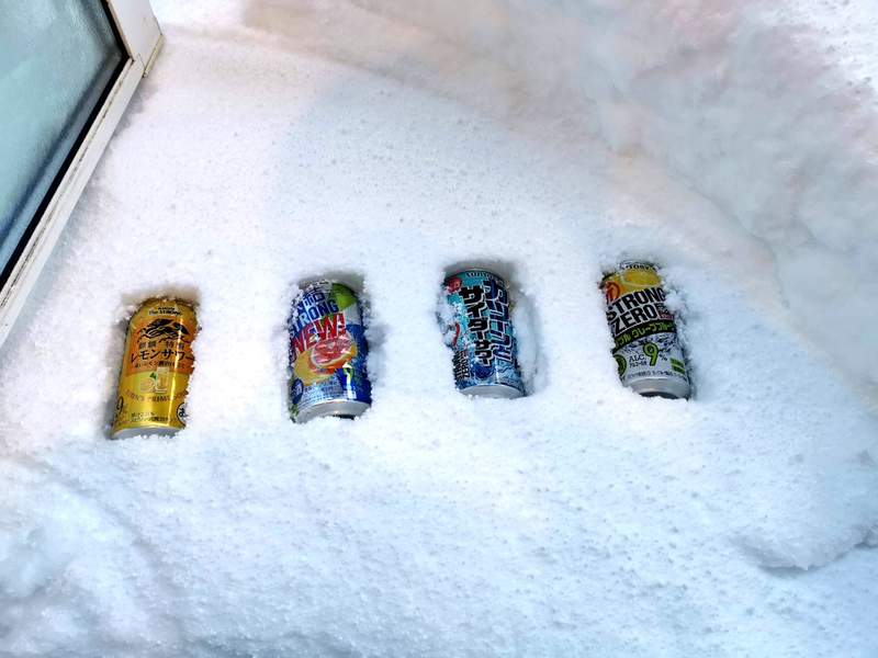 圖片9 《開窗就有天然冰箱》日本降下紀錄性大雪,窗外滿是積雪只好這樣苦中作樂ww | 宅宅新聞