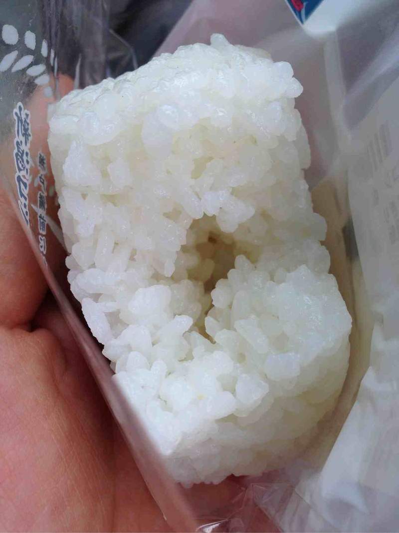 圖片12 空氣飯糰?《鹽味飯糰包空氣》日本7-11鹽味飯糰裡的不明空洞引發推特熱議 | 宅宅新聞