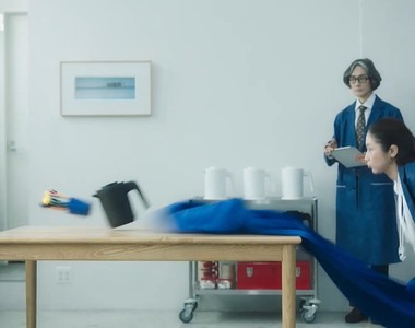 《廣告不實的話題電熱水壺》號稱傾倒不漏水卻漏了12毫升 網友吐槽這其實是變相廣告吧?