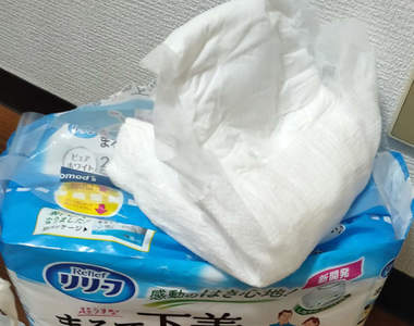 《日本網友實測成人紙尿褲的結果》原本只是好奇紙尿褲的效果，沒想到招致超丟臉慘劇...