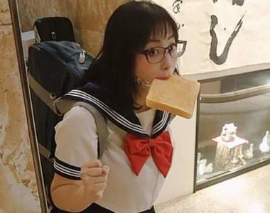 遲到了遲到了《吐司造型口塞》跟早餐不同這是拿來半夜用的宅小物?