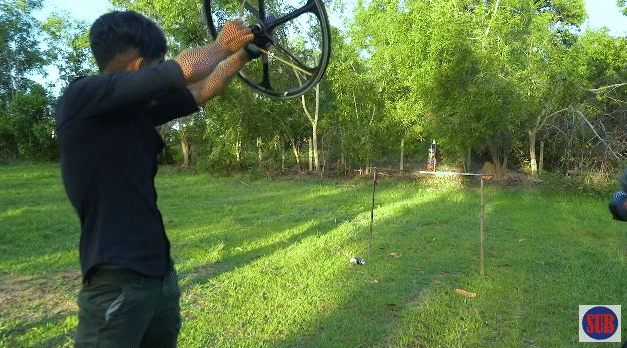 什麼都能拿來射的男人《CAMBO LIFESTYLE》自製自行車輪弓箭，不但好射而且威力還超高 | 宅宅新聞