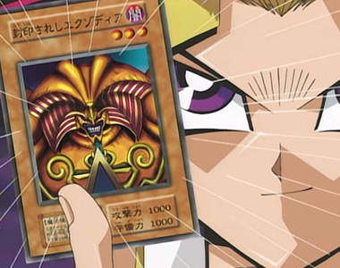 日本網友在河邊找到《遊戲王 黑暗大法師》當年羽蛾扔到海裡的卡片又飄回日本啦