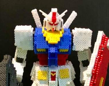 玩家製作《拼豆鋼彈》可動部位88處零件共用1萬多個的驚人作品