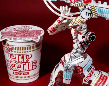 達人製作《速食杯麵騎士》與日清合作推出的作品真是又帥又好吃(疑？)
