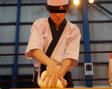 ARuFa研發《摔角選手加壓烏龍麵》承受了強力衝擊的麵團,做出來的麵麵會特別好吃嗎?