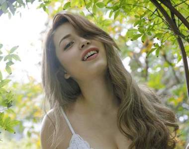 令和黑船《蜜雪兒愛美》20歲混血美女寫真一拍就是超大膽