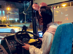 《開公車的情侶新嘗試》經營YouTube頻道介紹公車 去迪士尼樂園約會回程也是女朋友開車 《開公車的情侶新嘗試》經營YouTube頻道介紹公車 去迪士尼樂園約會回程也是女朋友開車