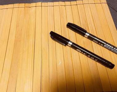 簡牘也能商品化《軍師竹簡》用小毛筆在上面書寫感受一下古代人的氛圍