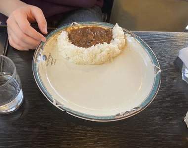 《咖哩飯的完美吃法》乍看無法理解的吃法,其實是最能將咖哩醬乾淨吃完的方法!?