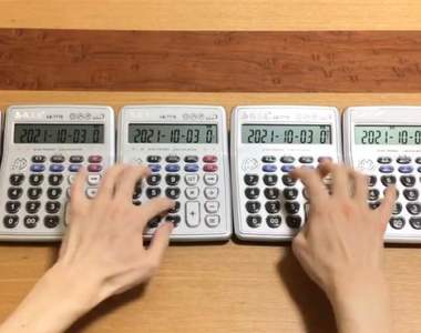 用五台計算機演奏《福音戰士主題曲》超強音樂造詣我自己按兩下手就抽筋了