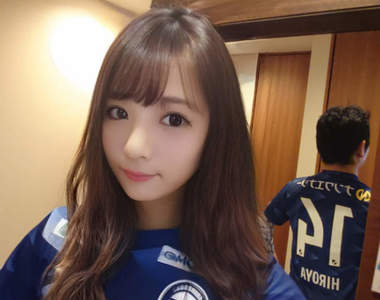 現實是殘酷的《變臉APP系美少女》其實他們真實身份都是男的QQ